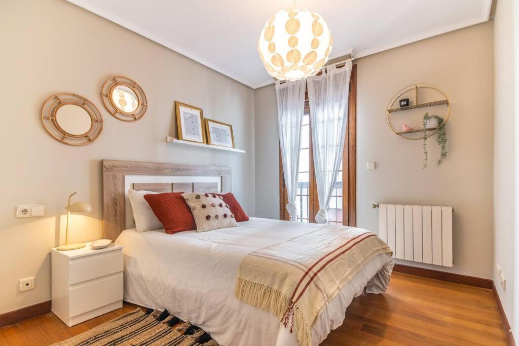 Piso De Diseno En El Casco Antiguo Apartment Кастро-Урдиалес Екстериор снимка